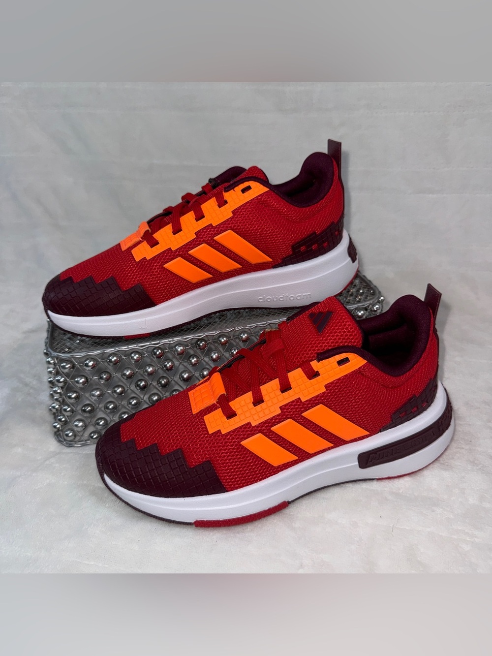 Adidas Kids 3.5Y Minecraft Red and Orange Cloudfoam Sneakers JR1968 nwt